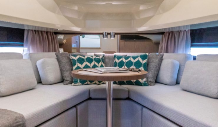 Invictus TT420 - invictusyacht.com