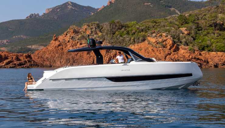 Invictus TT420 - invictusyacht.com