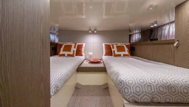 Invictus TT420 - invictusyacht.com