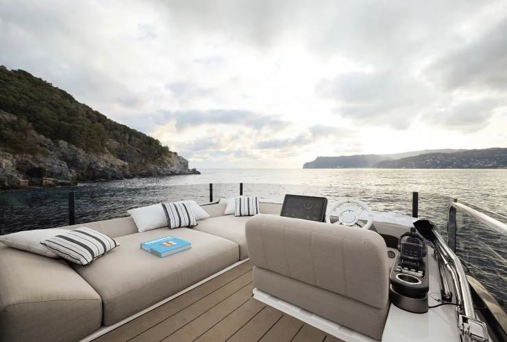 Seadeck 6 Azimut - Azimutyachts.com - nauticmag.it 9