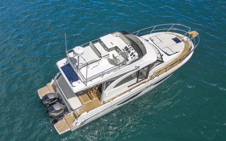 Antares 11 Fly - beneteau.com
