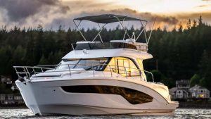 Antares 12 FLY - Beneteau.com