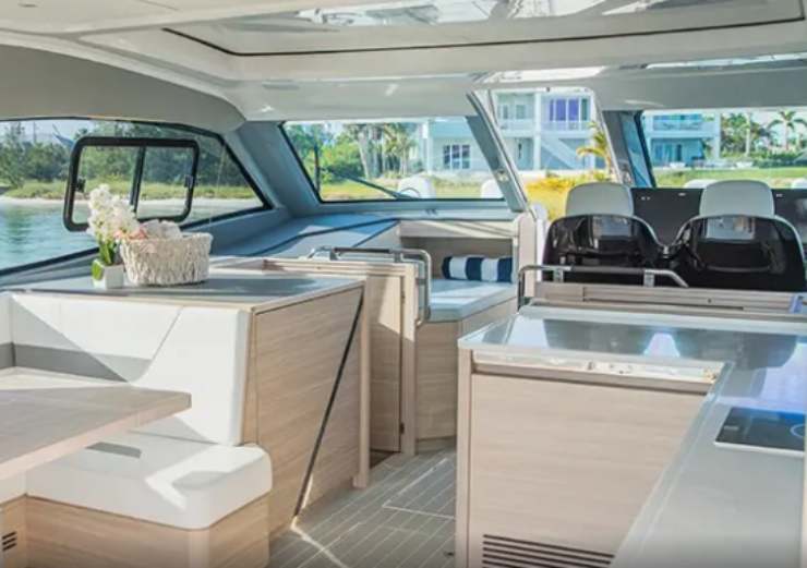 Aquila 42 Coupe - aquilaboats.com