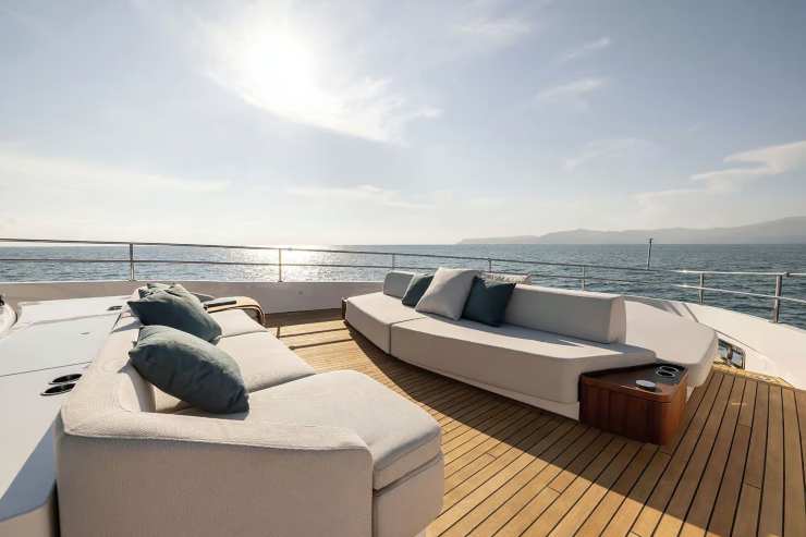 Azimut Magellano 30M - azimutyachts.com