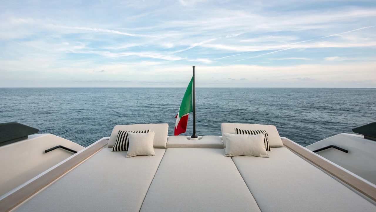Cabina ospiti del Bluegame BG74
