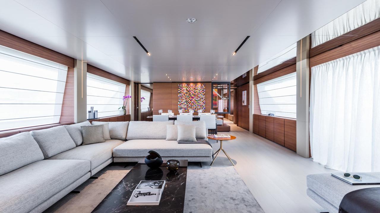 Area equipaggio della Custom Line Navetta 33