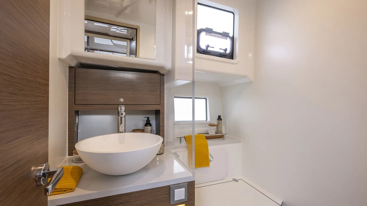 Bathroom of Delphia 11 Sedan