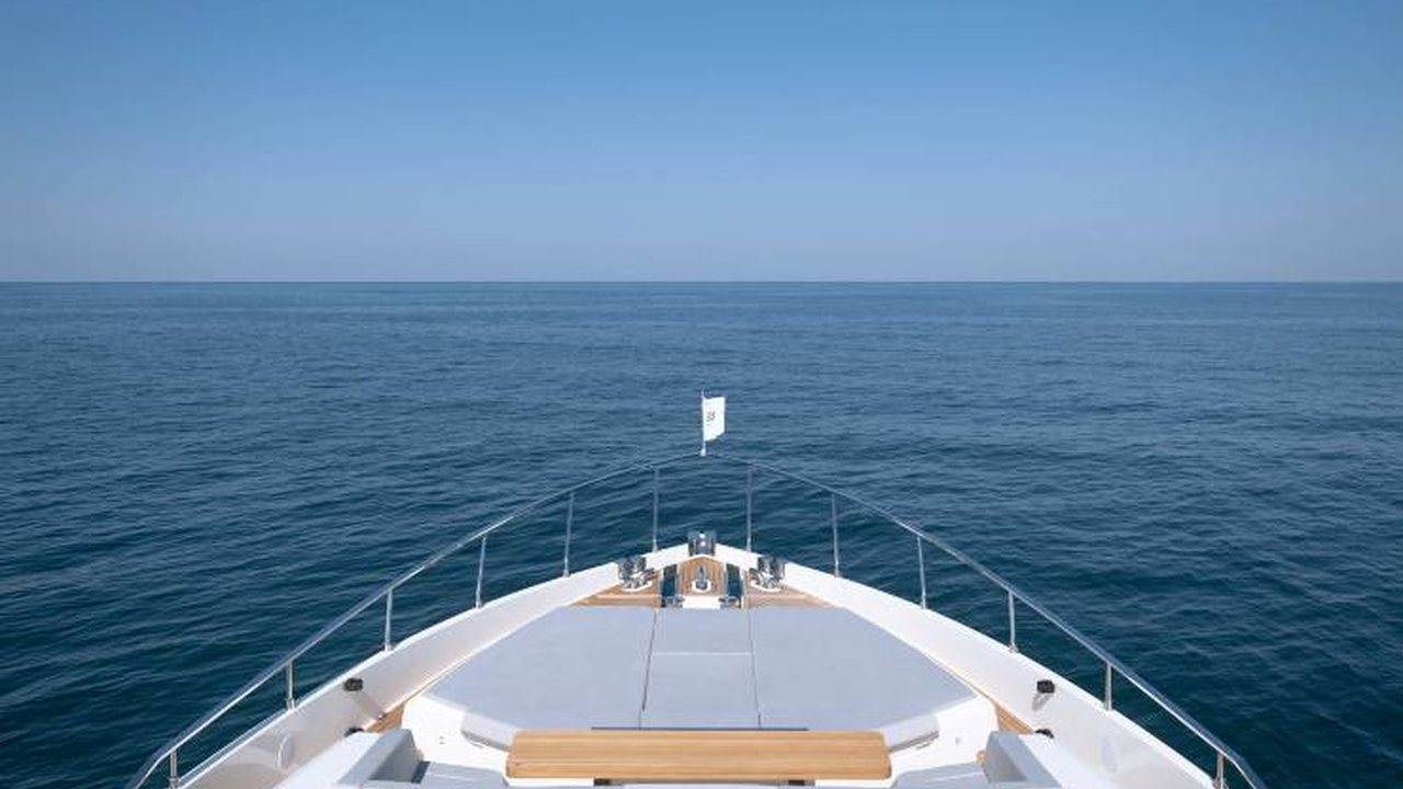 Prendisole di prua del Ferretti Yachts 780