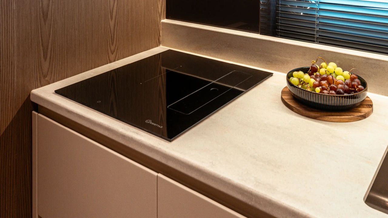 Lower galley of the Invictus TT550