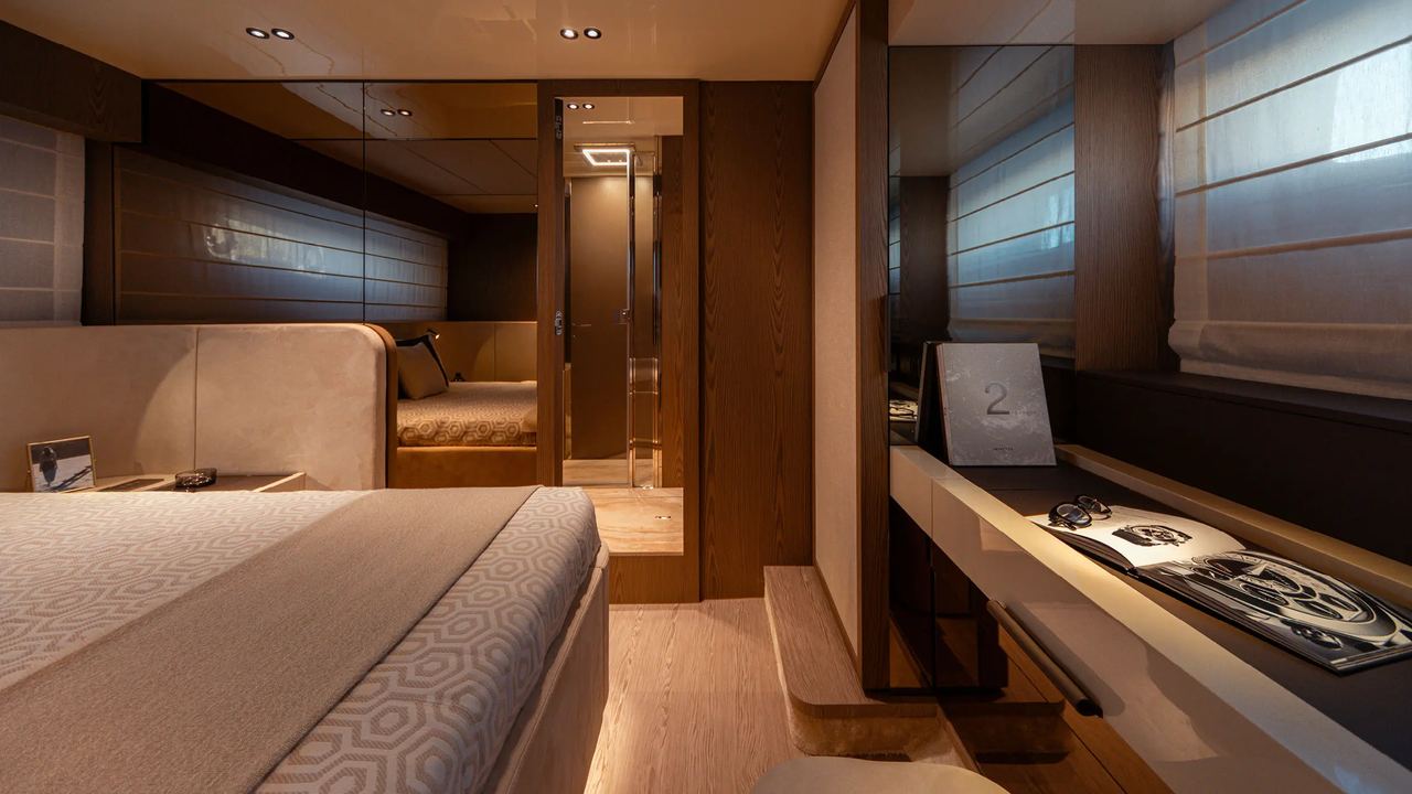 Guest cabin of the Invictus TT550