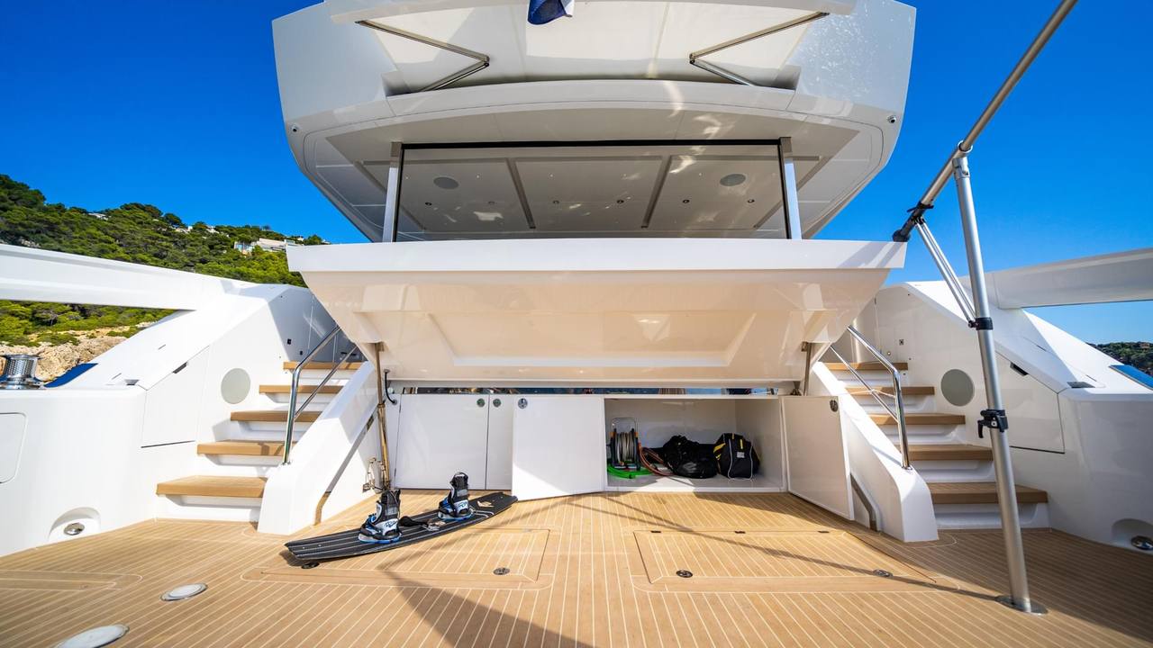 Sunseeker 90 Ocean stern vain