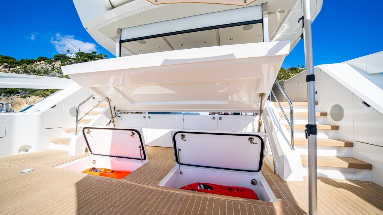 Technical Gavones of Sunseeker 90 Ocean