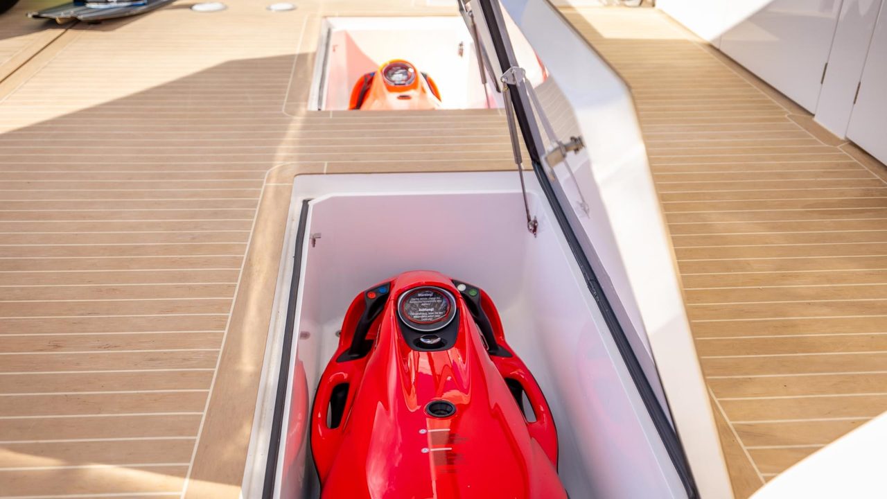 Dinghy boots on Sunseeker 90 Ocean