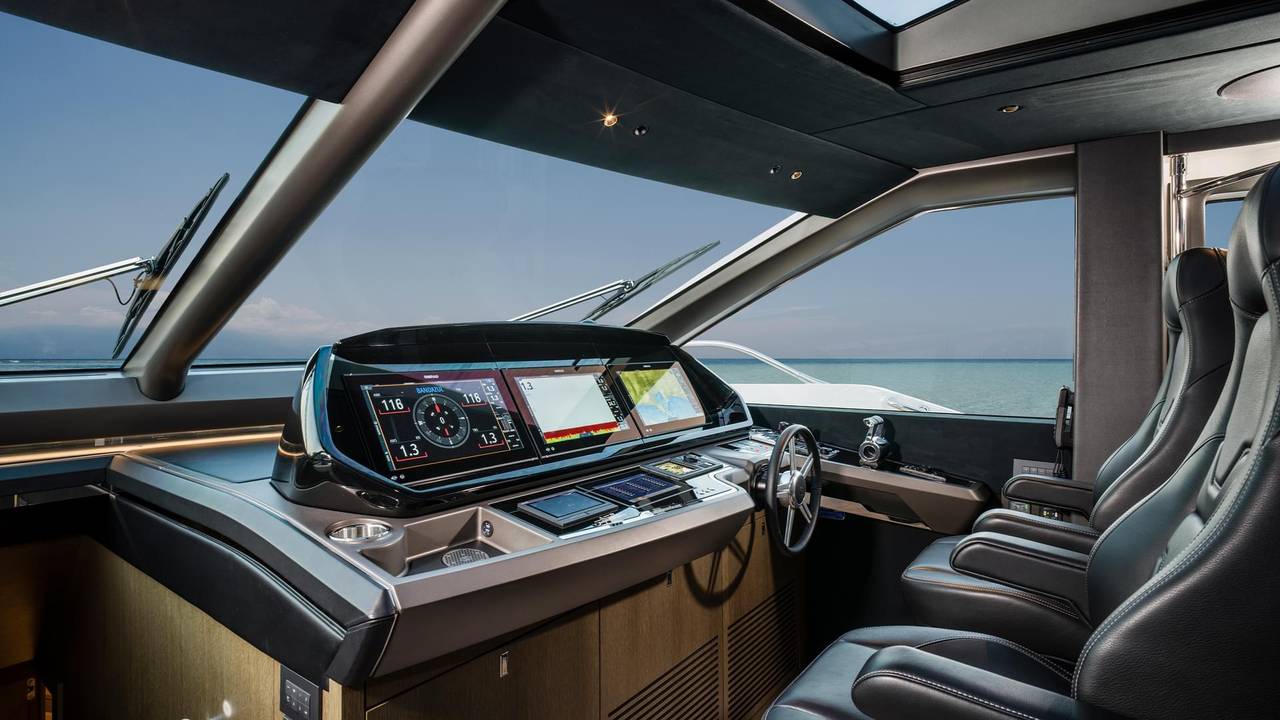 Sunseeker 90 Ocean internal bridge