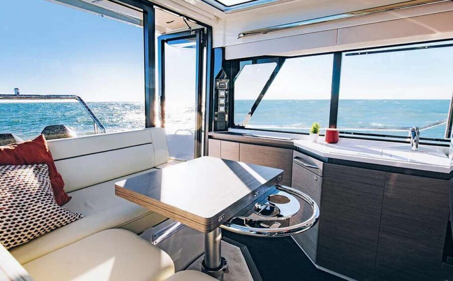 Wheelhouse del Wellcraft 38 Explorer