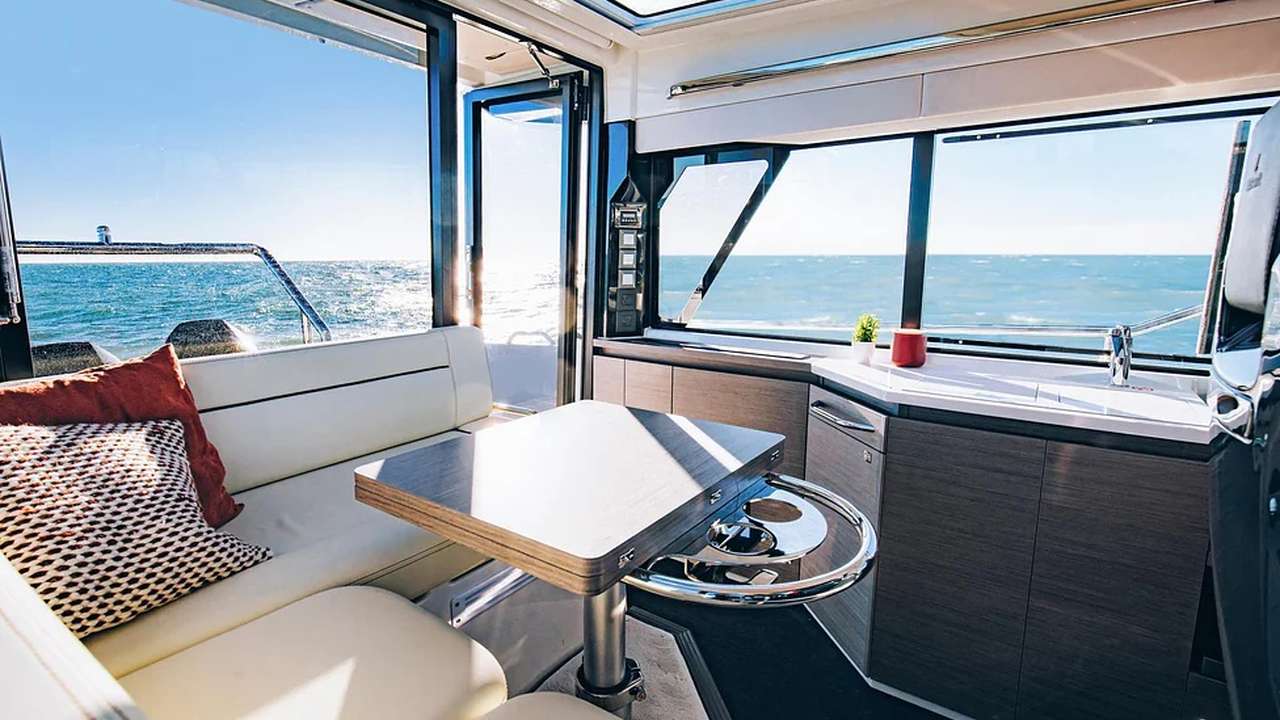 Wheelhouse del Wellcraft 38 Explorer