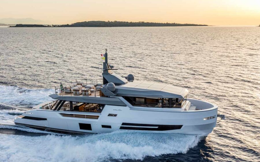 Arcadia Sherpa 80 in navigazione