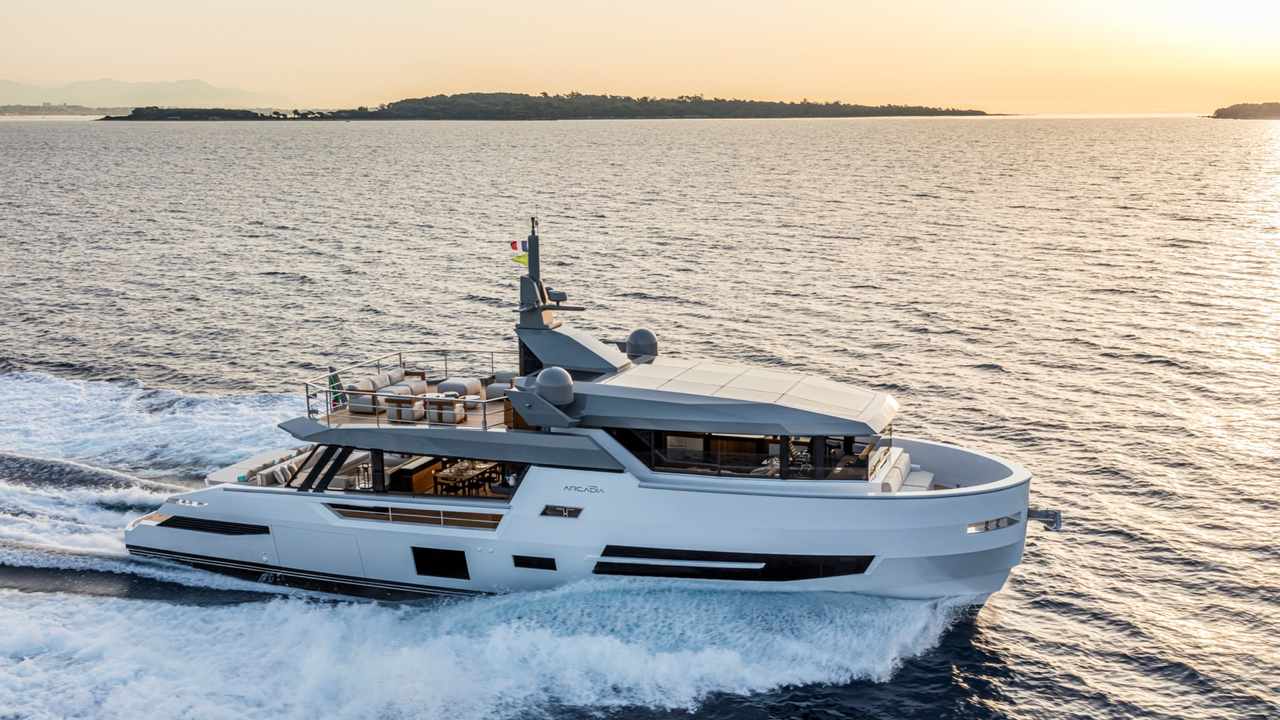 Arcadia Sherpa 80 in navigazione
