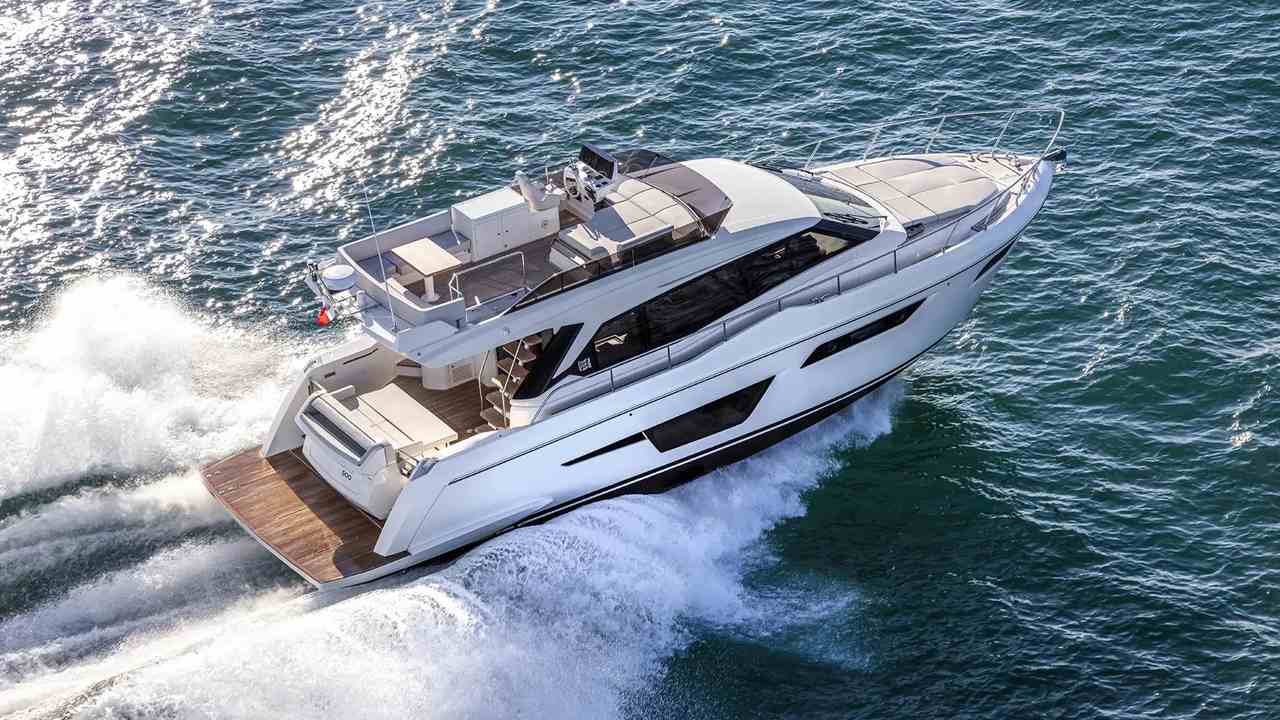Ferretti Yachts 500 visto dall'alto