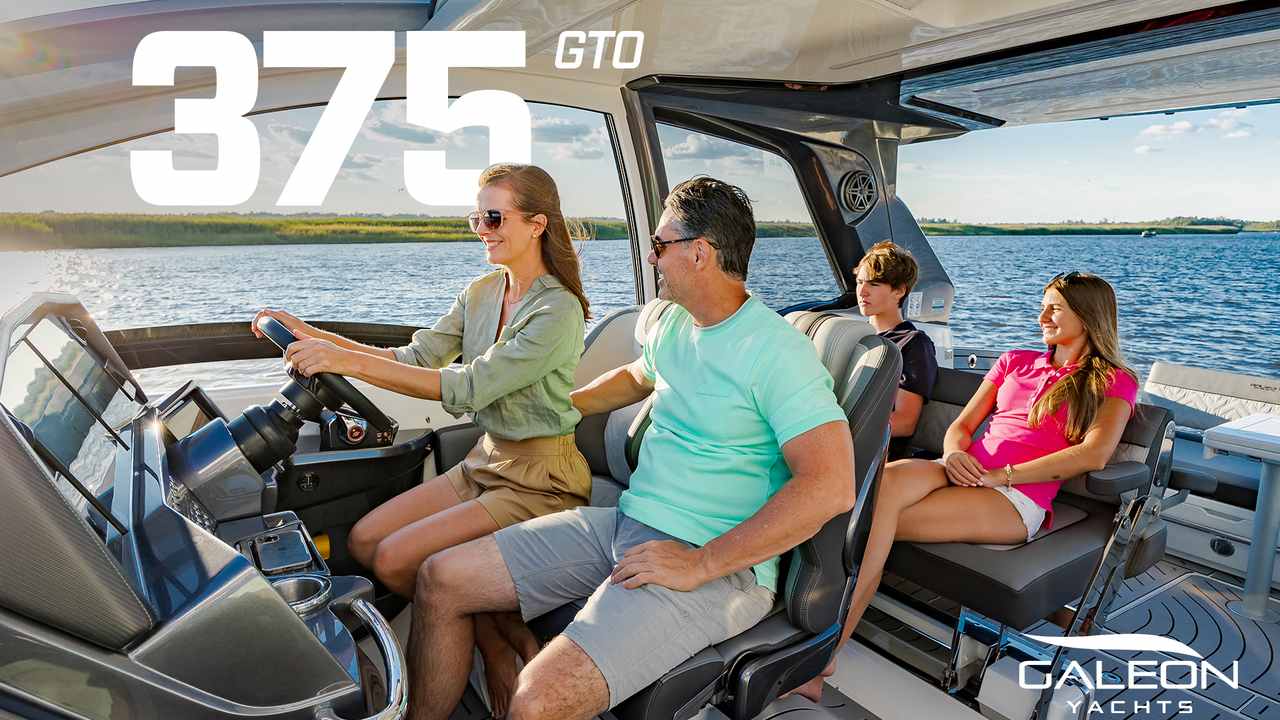Plancia e sedute del Galeon 375 GTO
