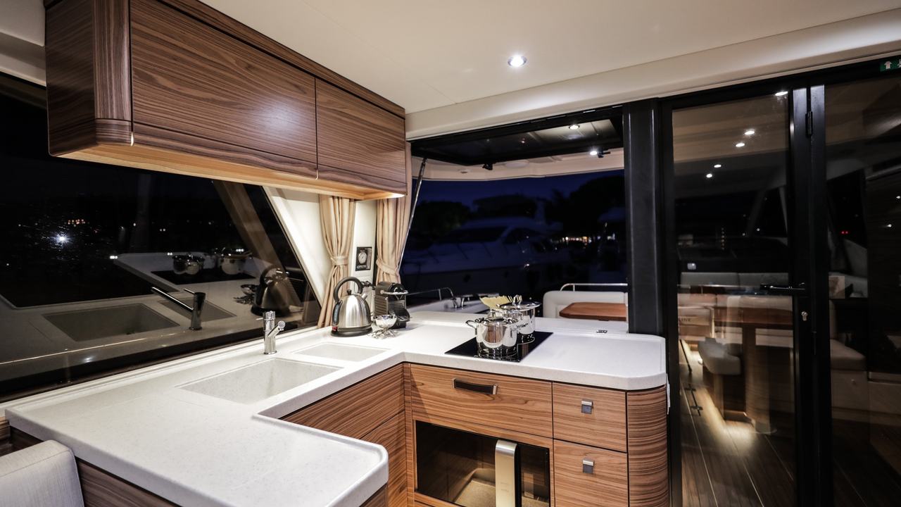 Cucina del Greenline 48 Fly