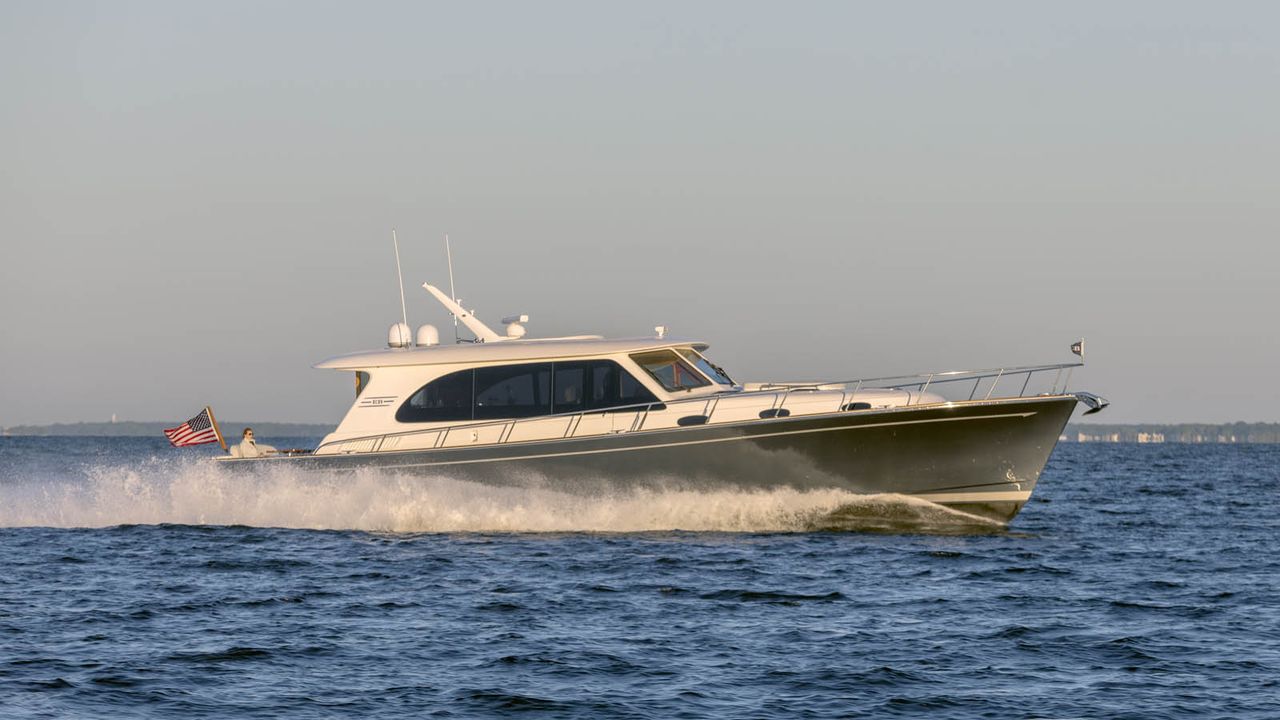 Eastbay 60 in virata