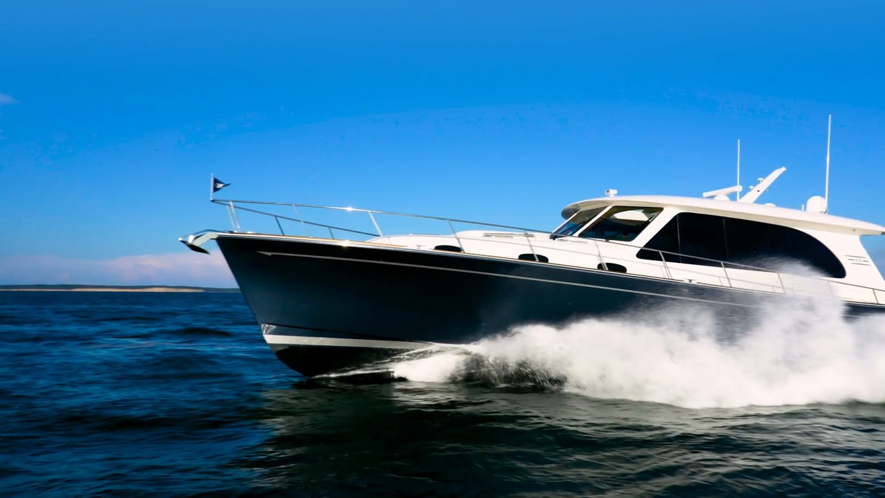 Grand Banks Eastbay 60 in mare