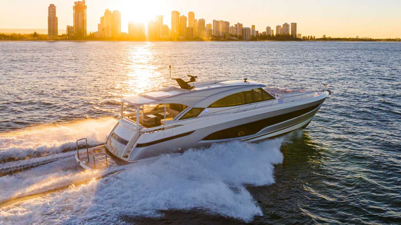 Riviera 6800 Sport Yacht in navigation
