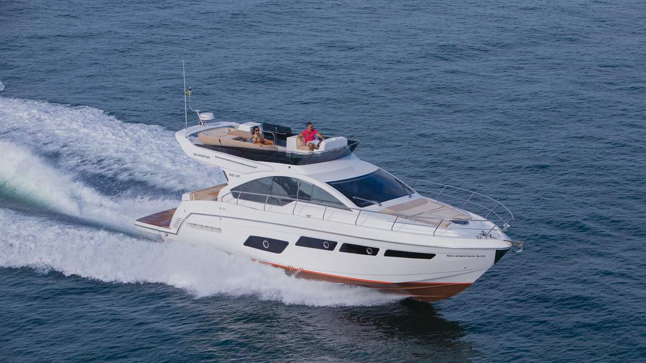 Schaefer 510 GT in corsa vista di prua