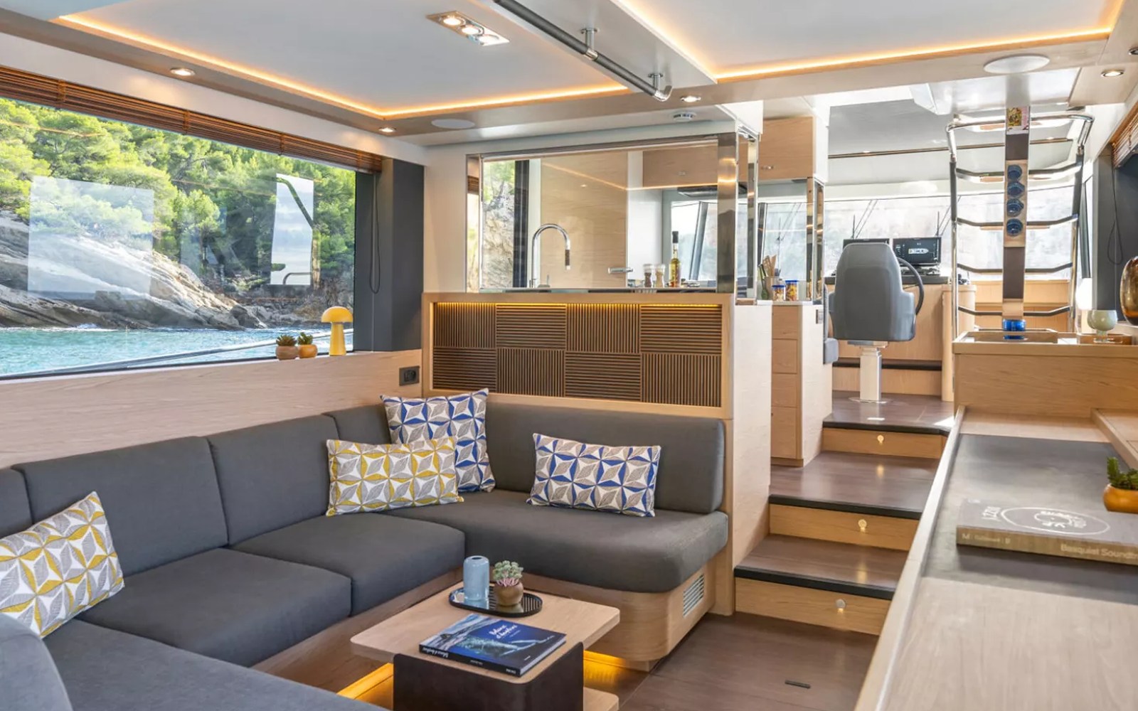 Beneteau Swift Trawler 54: passagemaker moderno con 3.440 litri di gasolio — fotografia 6