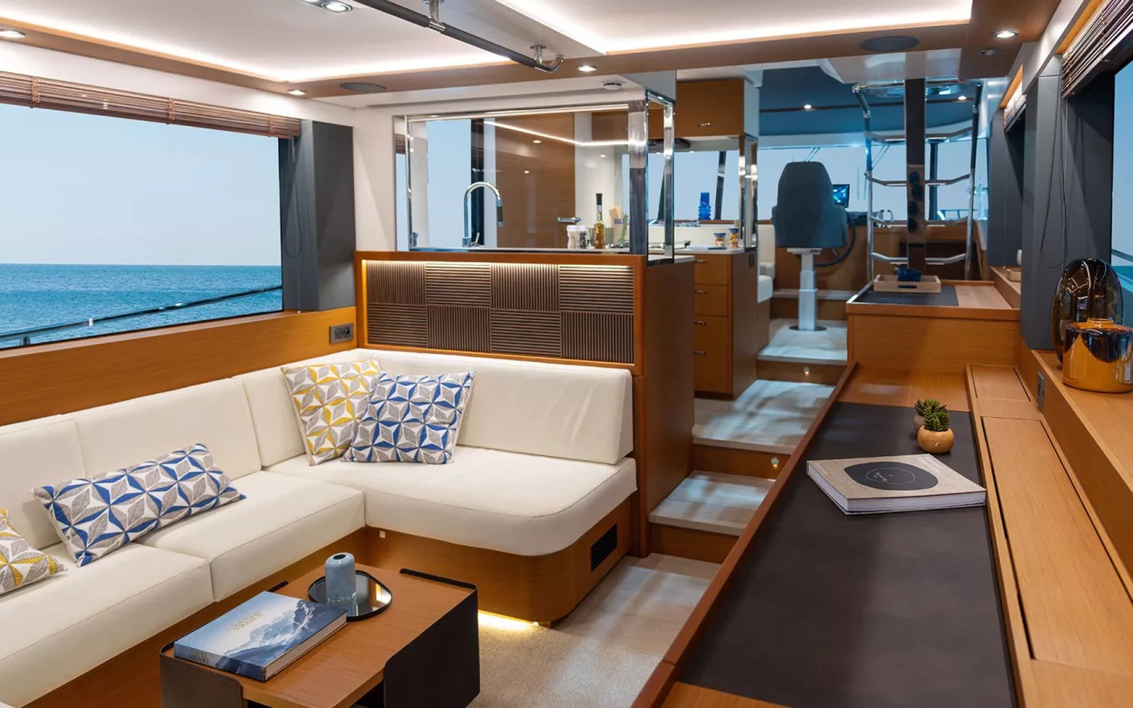 Beneteau Swift Trawler 54: passagemaker moderno con 3.440 litri di gasolio — fotografia 7