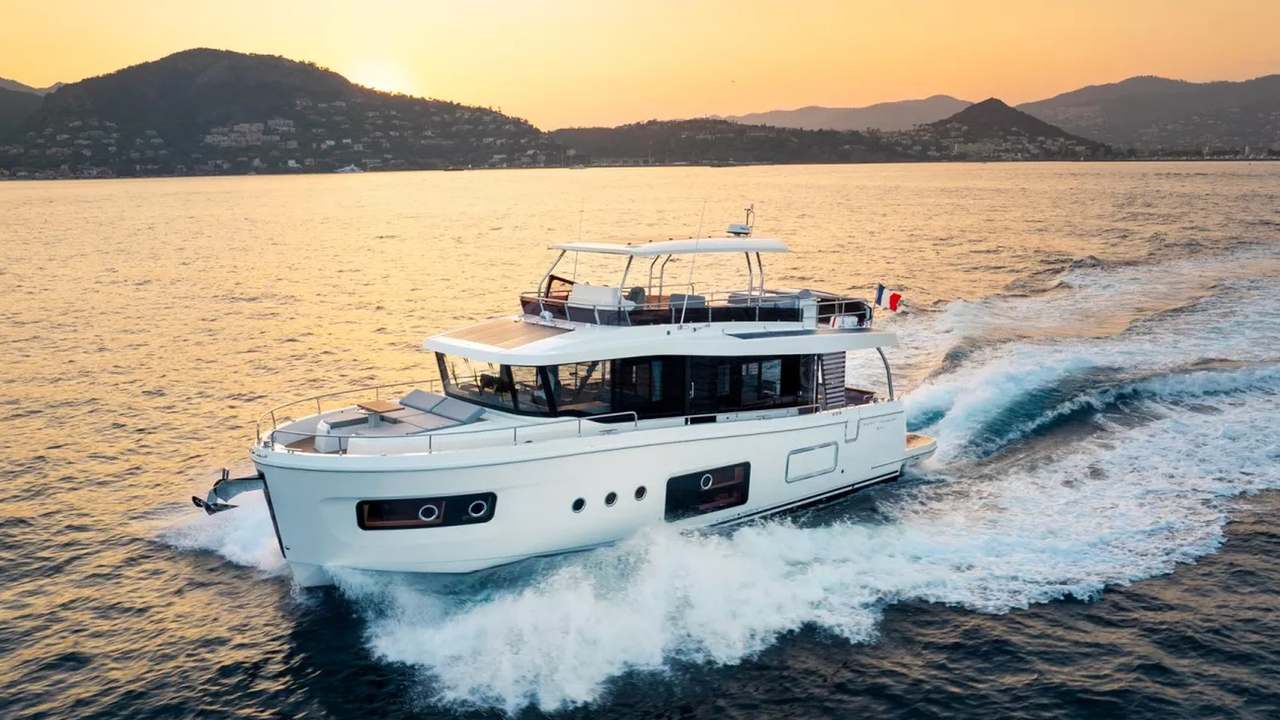 Beneteau Swift Trawler 54: passagemaker moderno con 3.440 litri di gasolio — fotografia 2