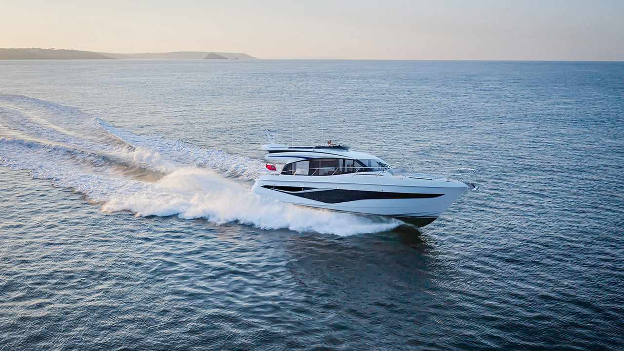 Princess F58 in navigazione vista dall’alto