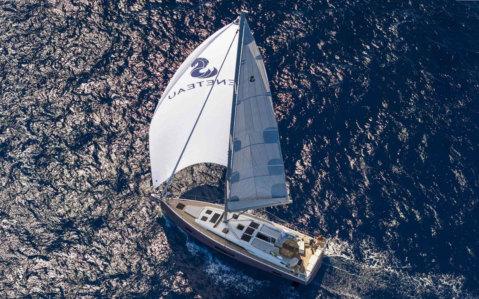 Beneteau Oceanis 52: 30% di pozzetto in più e una carena pensata per navigare — fotografia 5