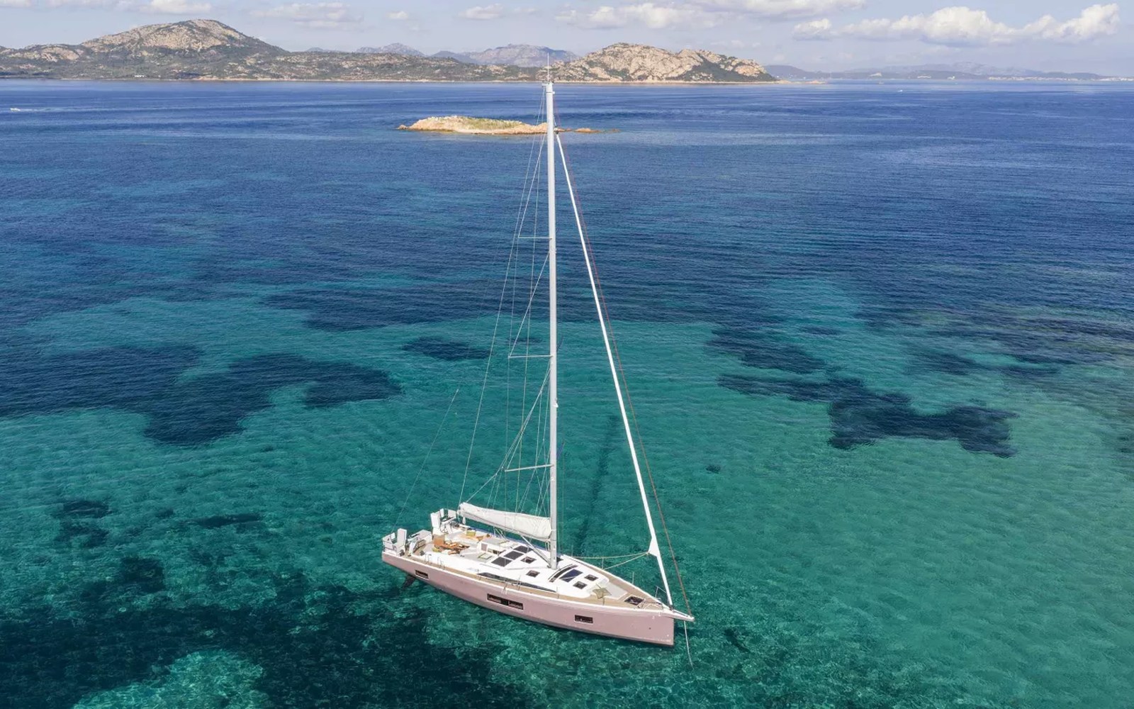 Beneteau Oceanis 52: 30% di pozzetto in più e una carena pensata per navigare — fotografia 9