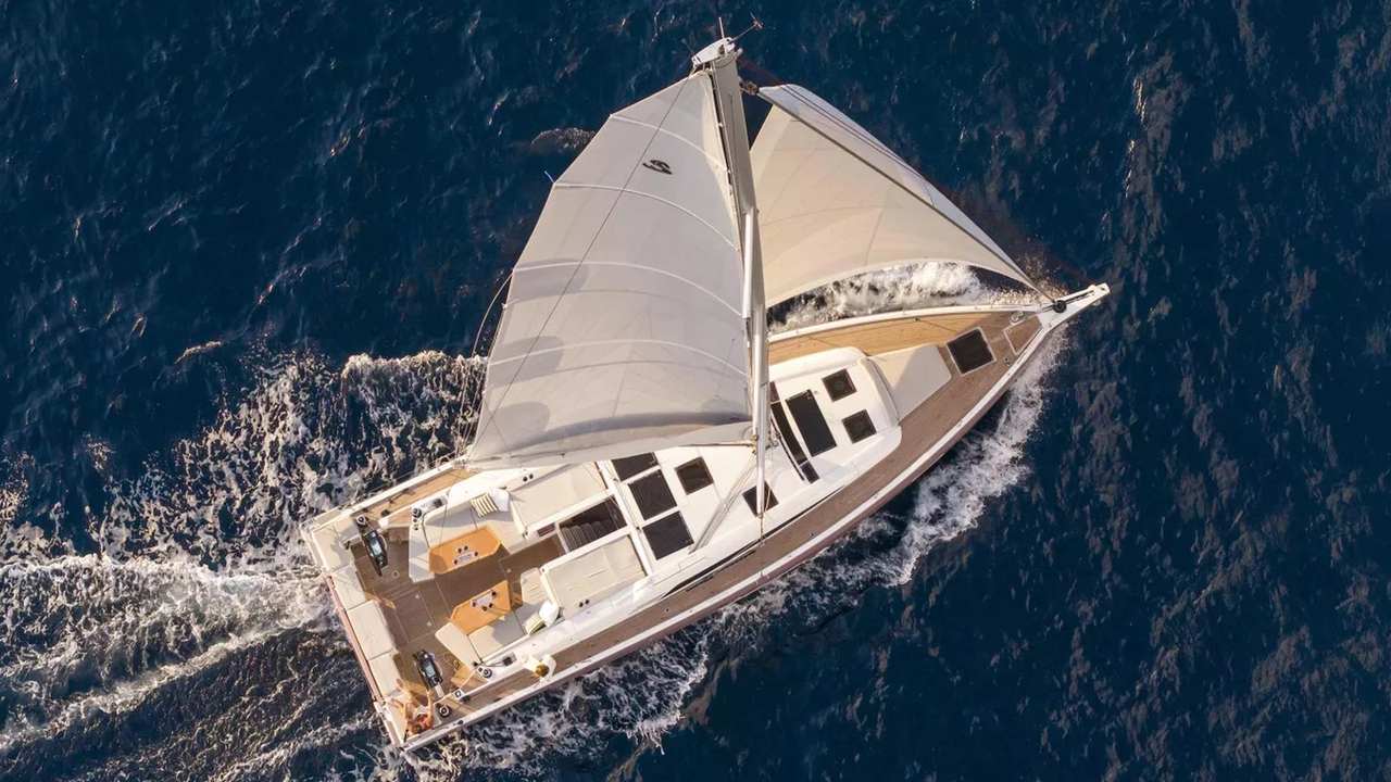Beneteau Oceanis 52: 30% di pozzetto in più e una carena pensata per navigare — fotografia 1