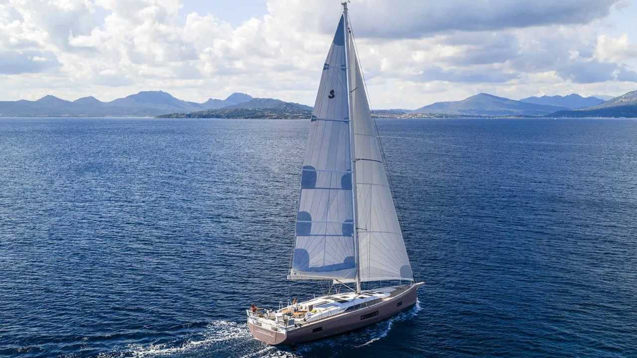 Beneteau Oceanis 52: 30% di pozzetto in più e una carena pensata per navigare — fotografia 2