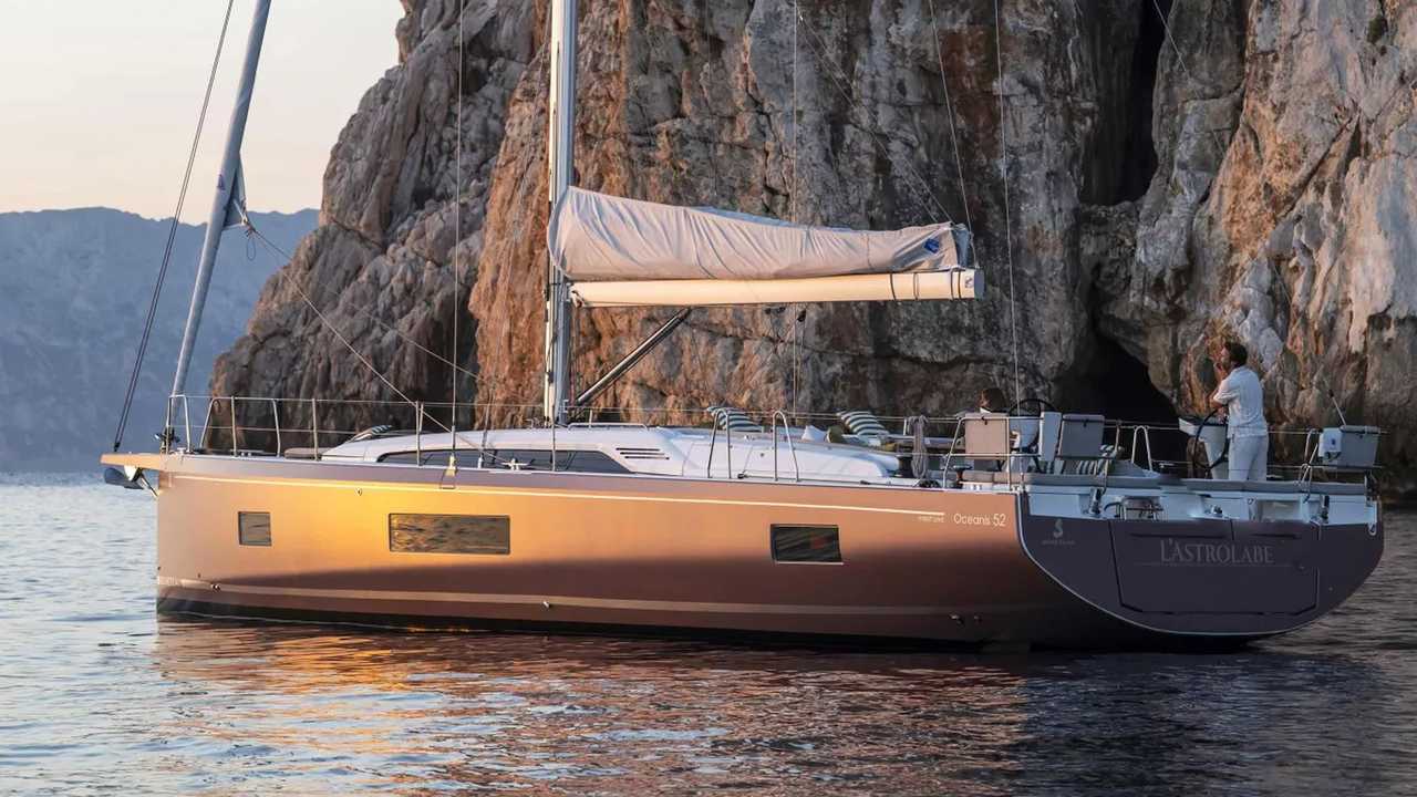 Beneteau Oceanis 52: 30% di pozzetto in più e una carena pensata per navigare — fotografia 7