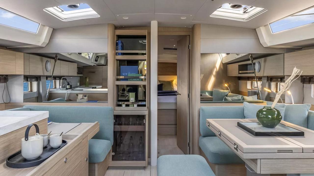 Beneteau Oceanis 52: 30% di pozzetto in più e una carena pensata per navigare — fotografia 10