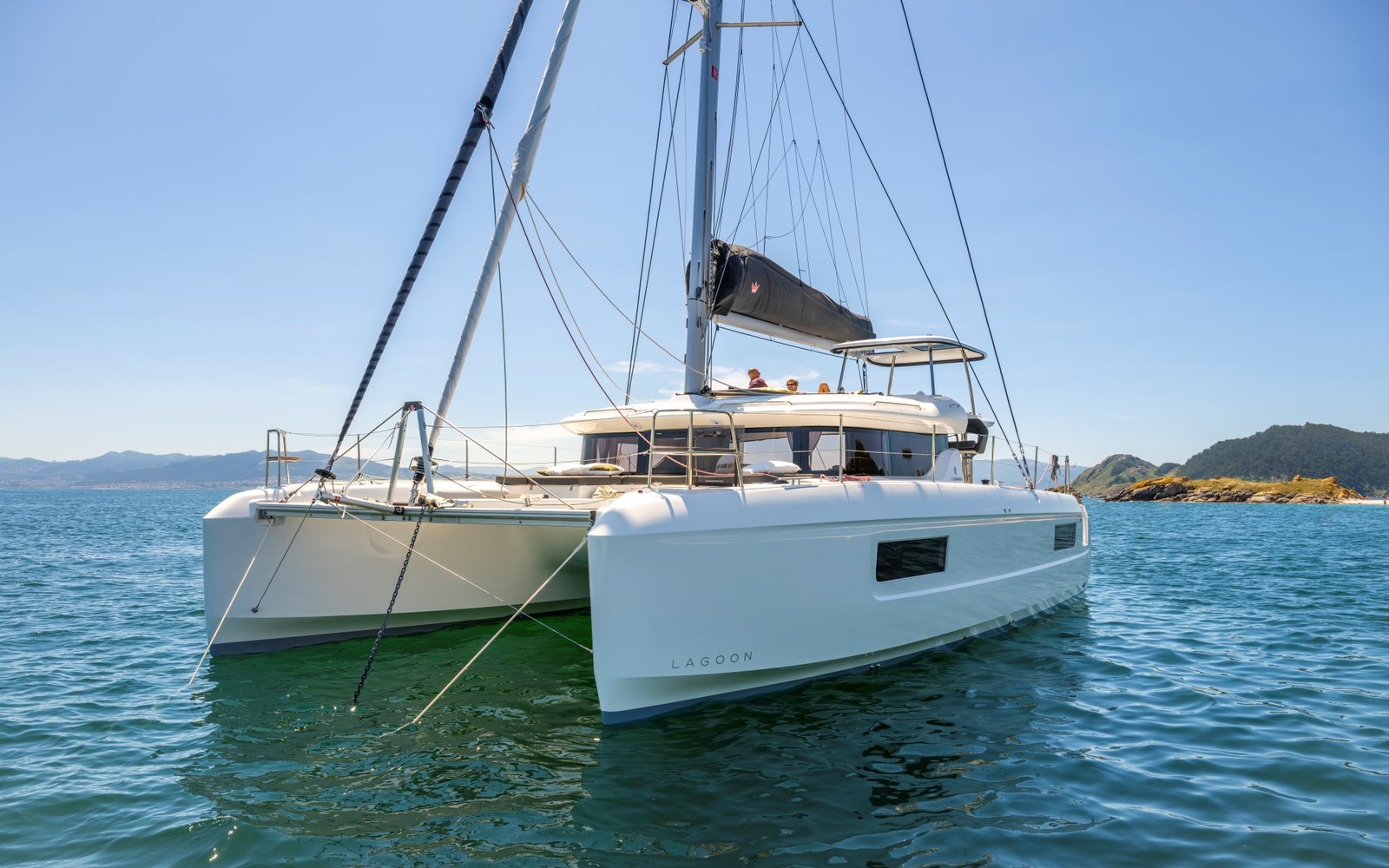 Lagoon 43: il catamarano da 13,85 metri con accessi poppieri ripensati — fotografia 8
