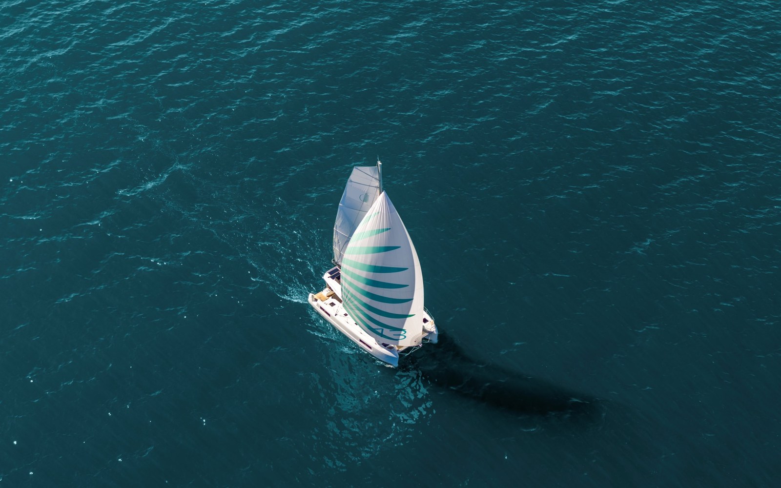 Lagoon 43: il catamarano da 13,85 metri con accessi poppieri ripensati — fotografia 9