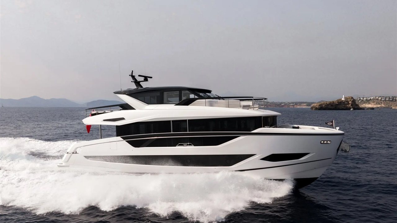 Sunseeker 82 Ocean Enclosed: 900 miglia e volumi da superyacht in 25 metri — fotografia 8