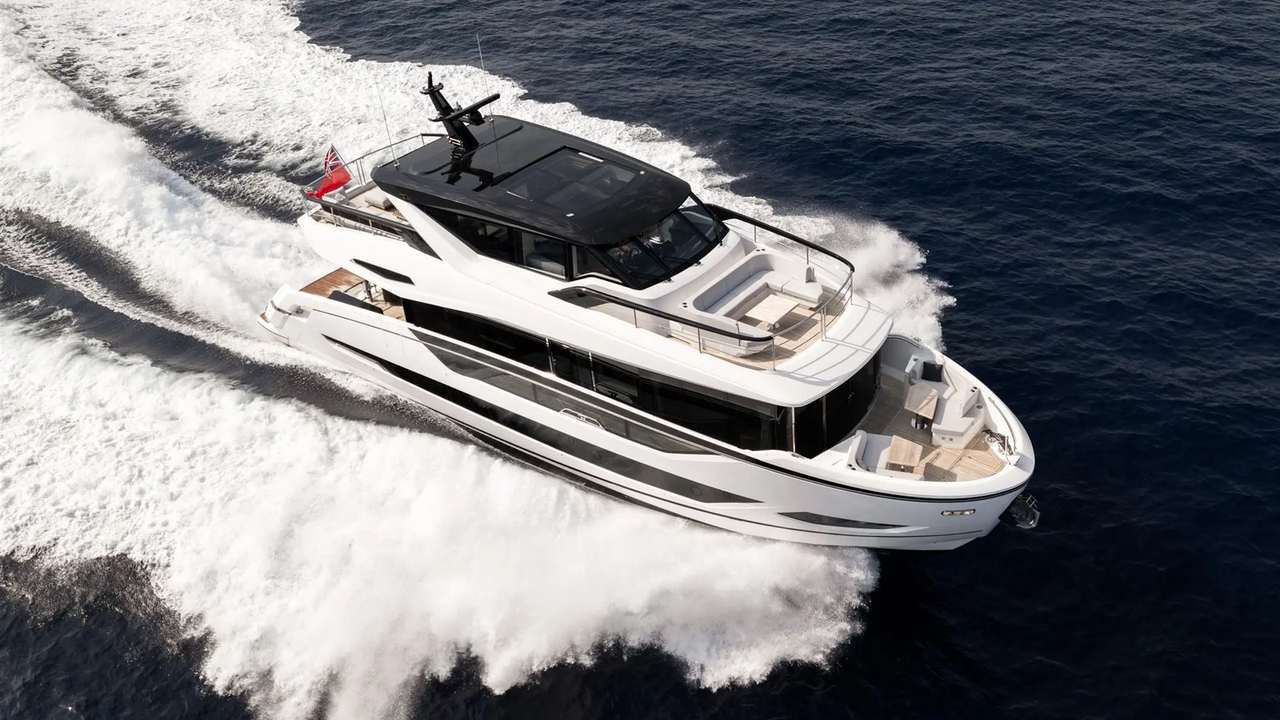 Sunseeker 82 Ocean Enclosed: 900 miglia e volumi da superyacht in 25 metri — fotografia 9