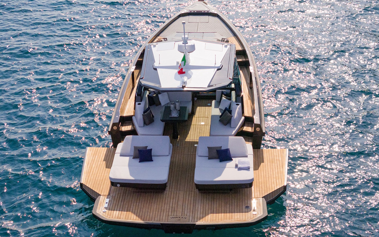 Wallypower50: day cruiser da 36 nodi con IPS o quattro fuoribordo — fotografia 6