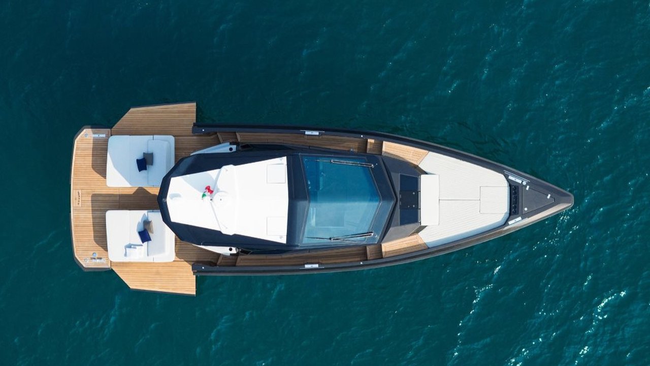 Wallypower50: day cruiser da 36 nodi con IPS o quattro fuoribordo — fotografia 4