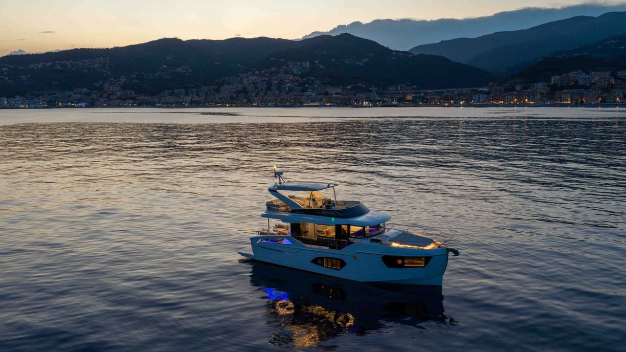 Absolute Navetta 50 al tramonto