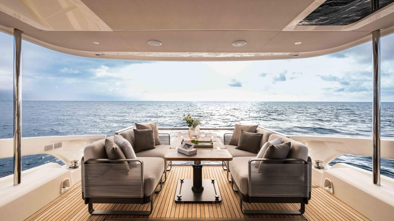 Cockpit a terrazza dell’Absolute Navetta 50