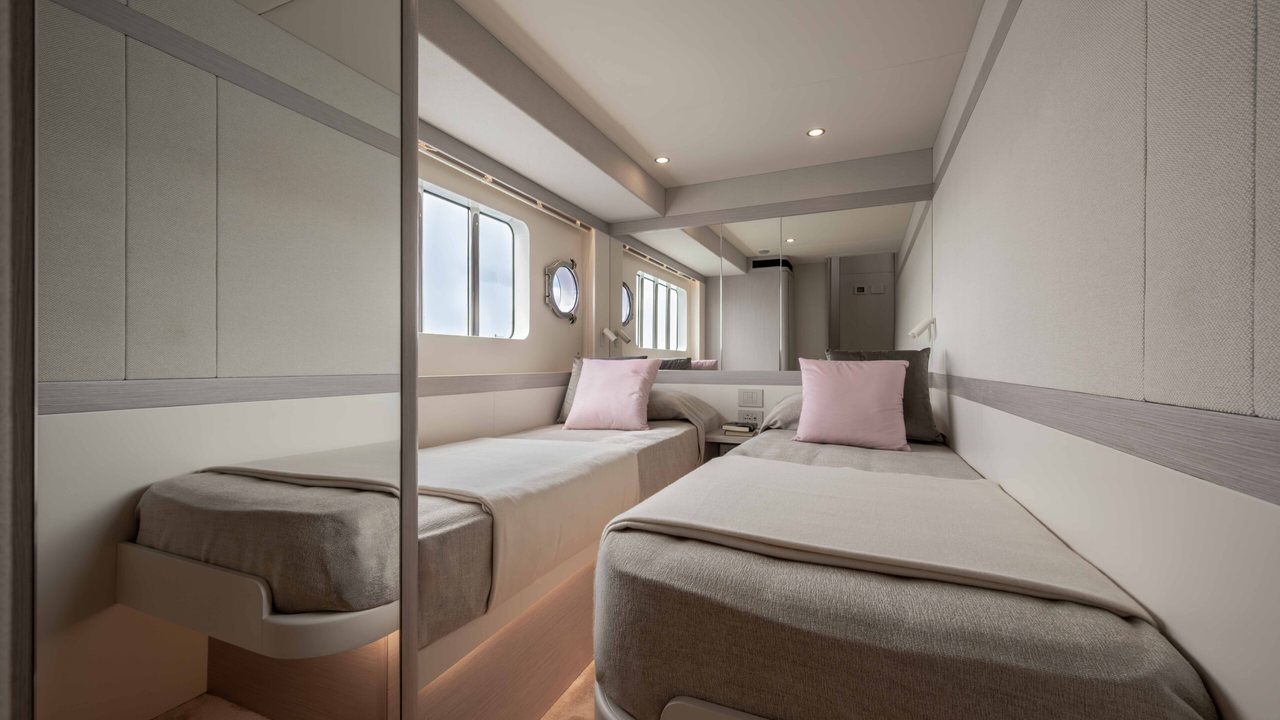 Cabina ospiti a letti separati dell’Absolute Navetta 50