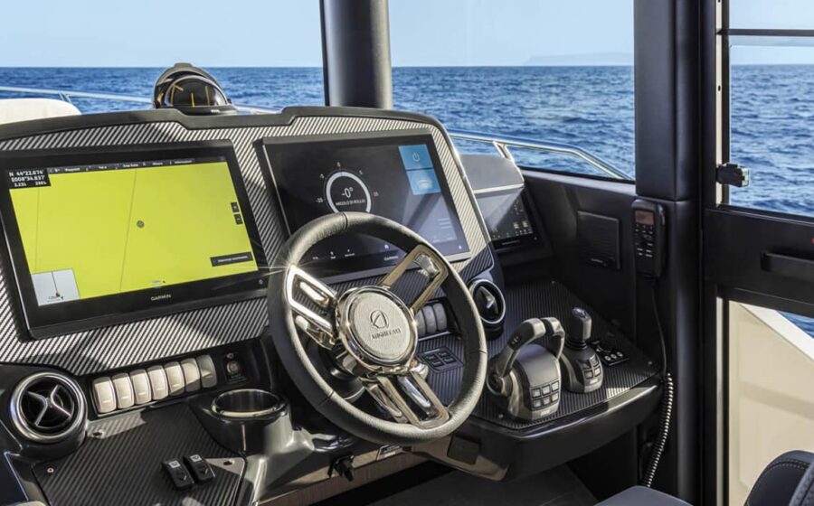 Console di governo dell'Absolute Navetta 53