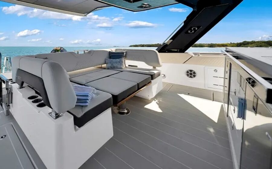Pozzetto dell’Aquila 45 Sport con terrazza laterale